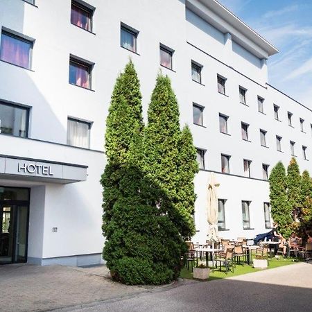 Hotel Famulus Győr Exterior foto