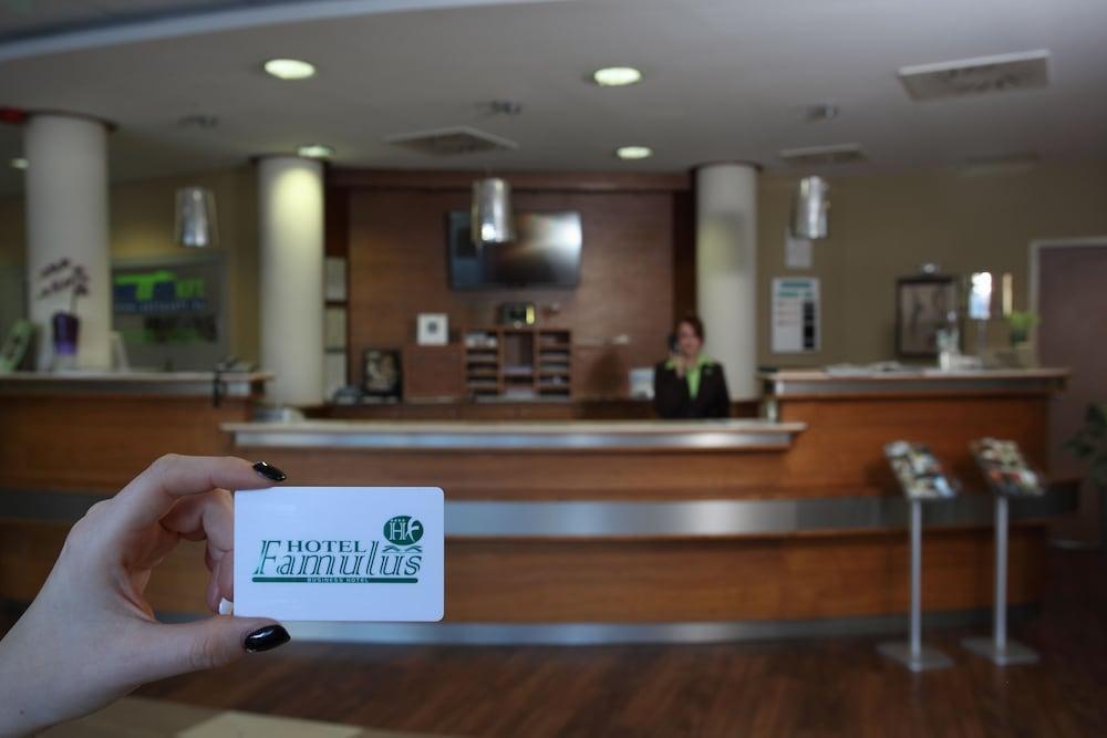Hotel Famulus Győr Exterior foto